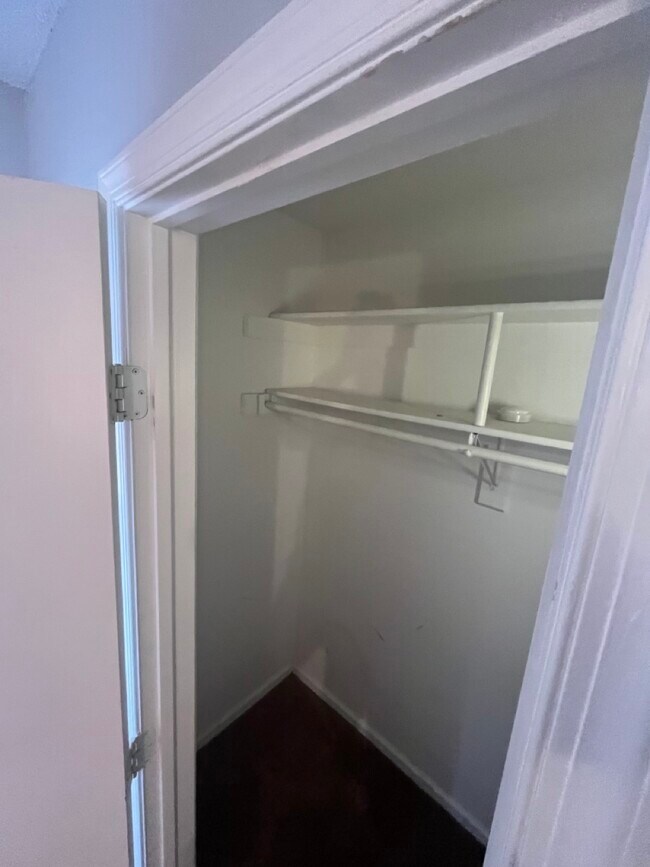 2nd rm closet - 317 Wimbledon Chase