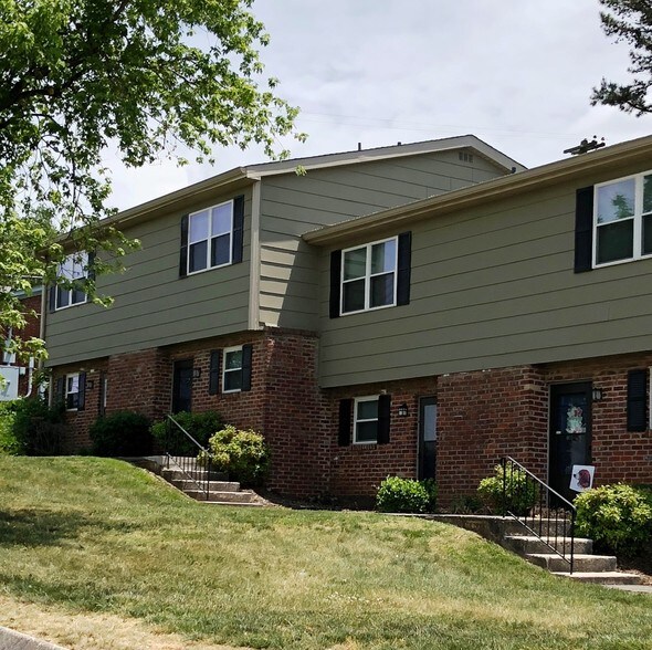 Deane Hill Apartments 7700 Gleason Dr Knoxville TN 37919 Apartment