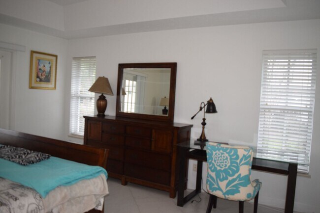Building Photo - Fully furnished 3 bedroom 3 Bath POOL home in Sandpiper Bay