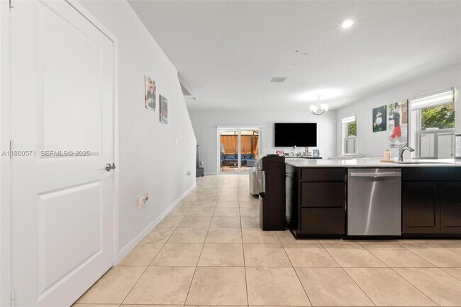 Building Photo - 610 NW 11th St