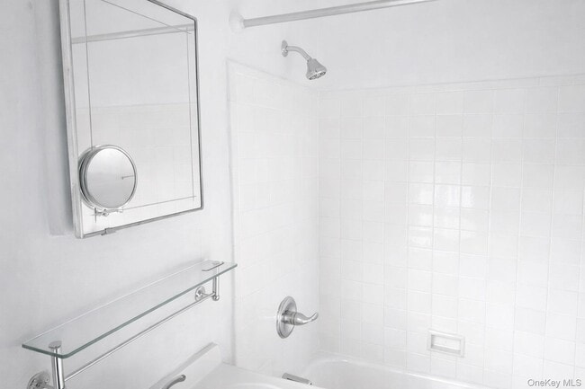 Building Photo - 192 Garth Rd