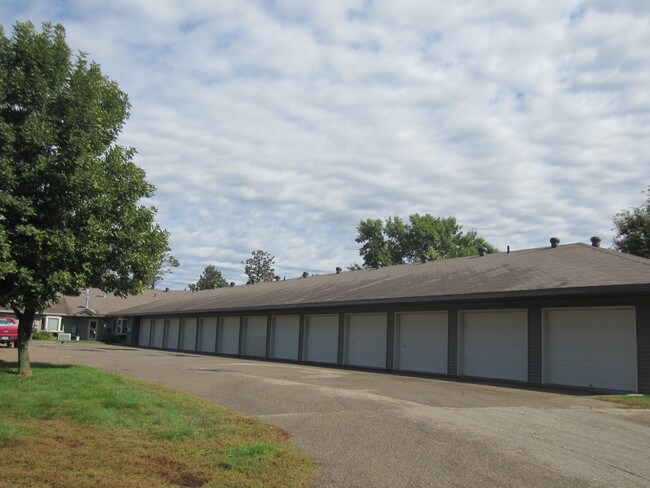 Garages - Sand Creek