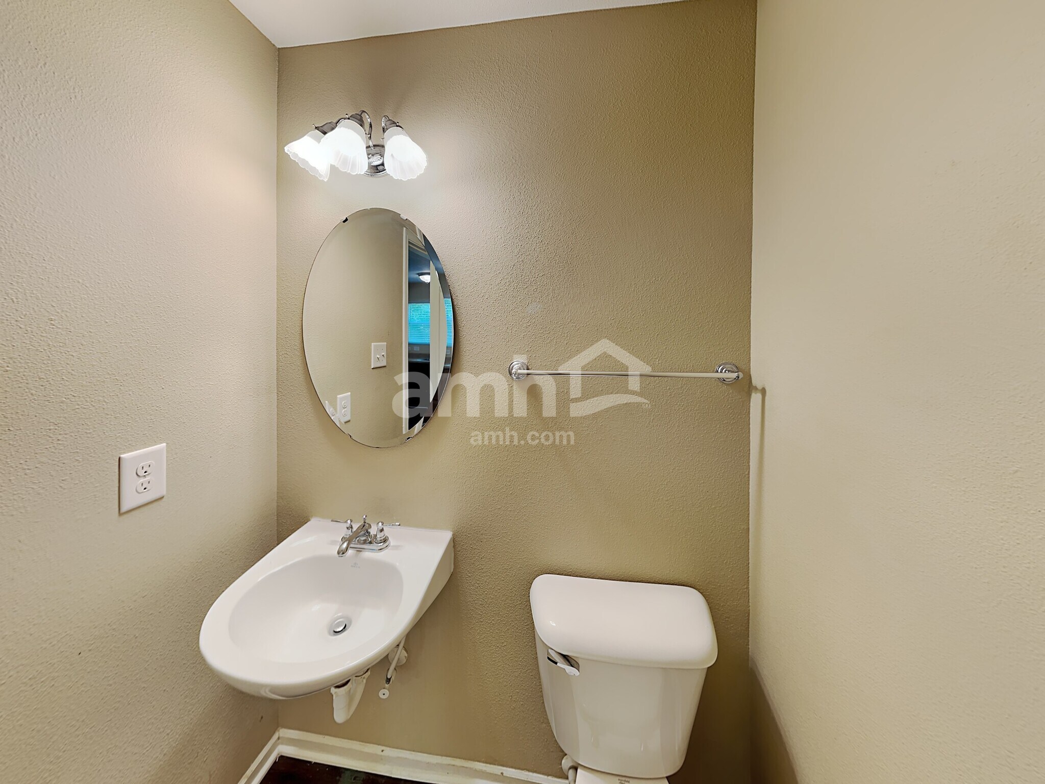 Building Photo - 227 Morning Dew Dr