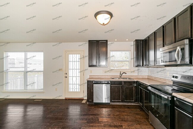 Building Photo - 75 Cimarron Summit Way