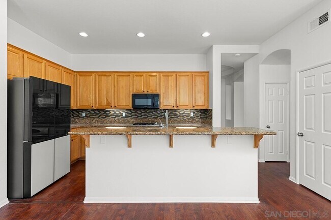 Building Photo - 11370 W San Raphael