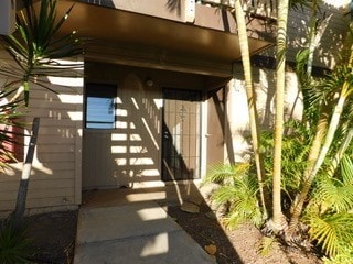 Building Photo - 15 Kulanihakoi St