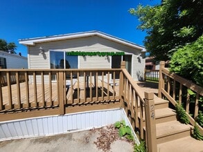 Building Photo - New Listing in Churubusco!!