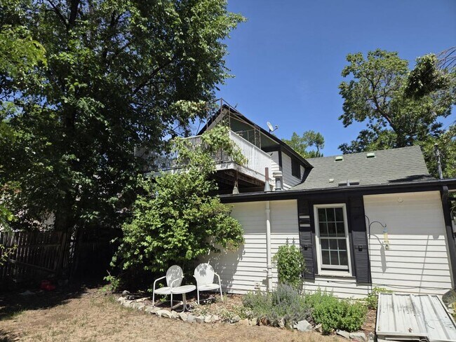 Building Photo - 947 N 5th St