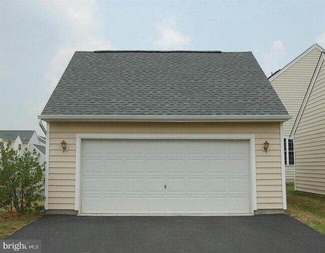 Building Photo - 42555 Pelican Dr