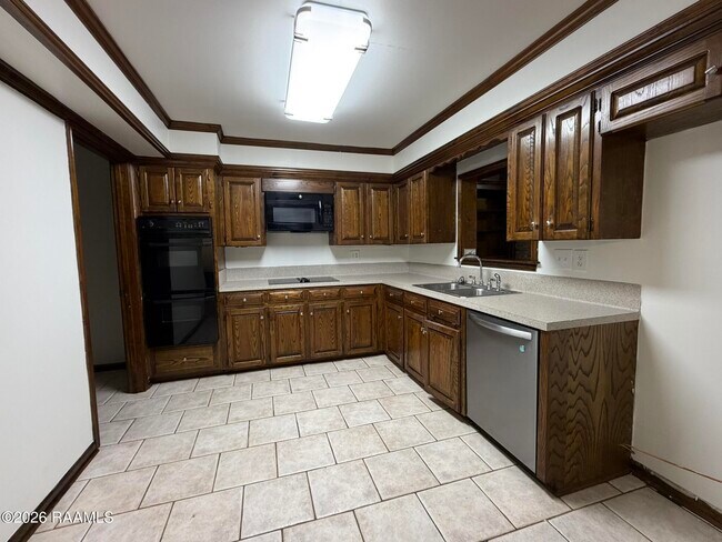 Building Photo - 204 Dublin Cir