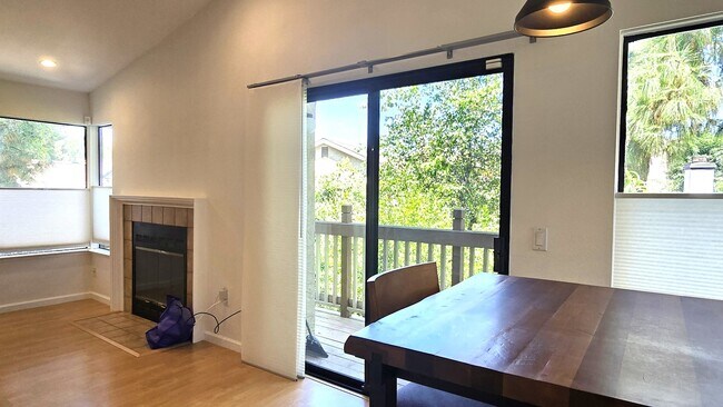 Building Photo - 38715 Huntington Cir