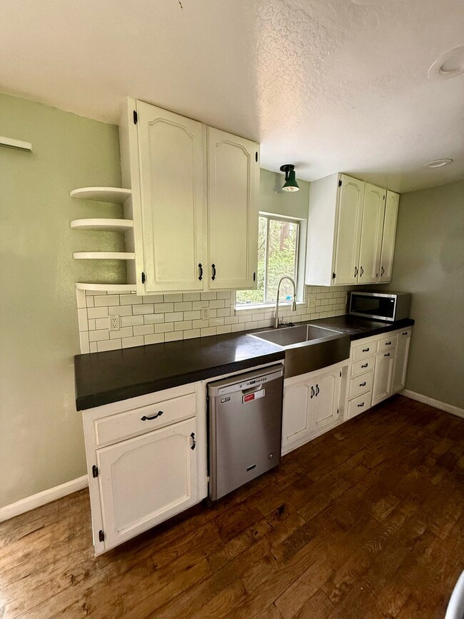 Building Photo - 11599 Upper Pine Hill Dr
