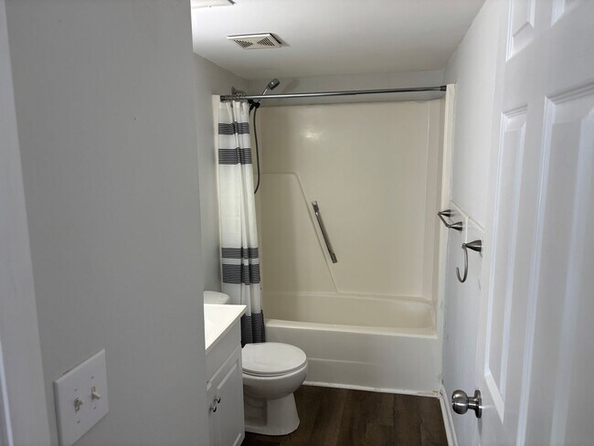 Building Photo - 2 BEDROOM 2 BATH CONDO AT COASTAL VILLAS