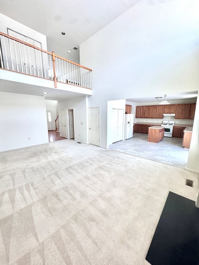 Building Photo - FIVE BEDROOMS in PARKLAND SCHOOLS!