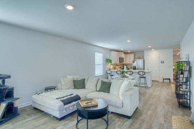 Building Photo - Charming 4-Bedroom Home in Desirable Waterside Community – Surf City, NC