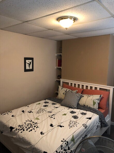 Building Photo - 113-1 Ivy St