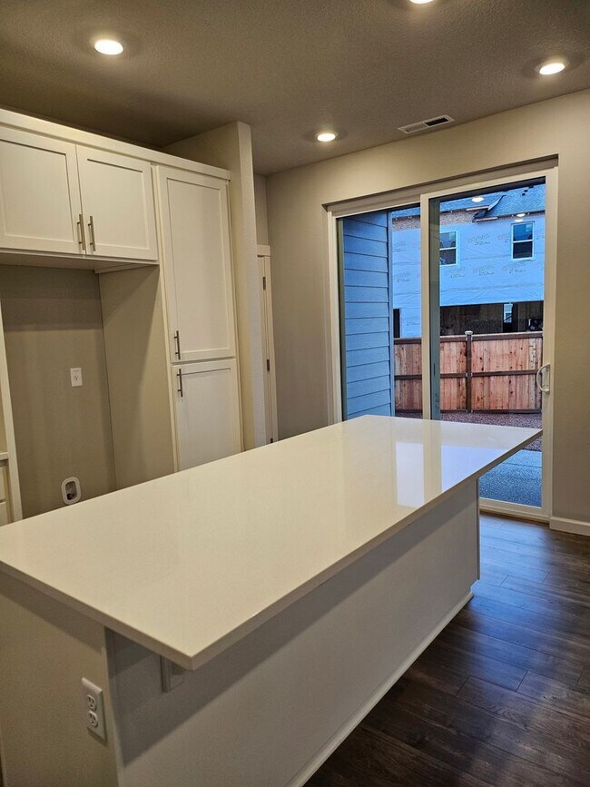 Building Photo - Stunning 4-Bedroom Corner-Lot Home with Expansive Backyard in Reeds Crossing