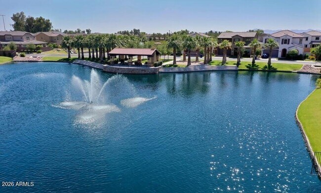 Building Photo - 948 W Yosemite Dr