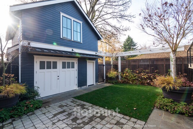 Building Photo - 2315 N 56th St