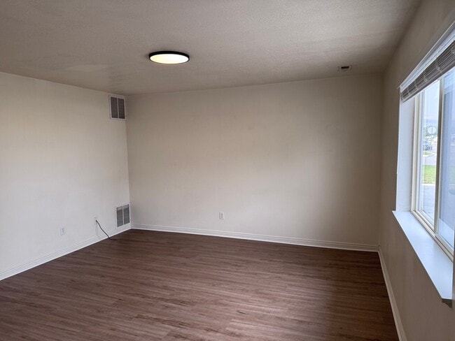 Building Photo - 2455 W 450 N