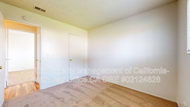 Building Photo - 1139 St Anthony Ln