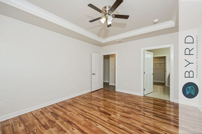 Building Photo - 9206 Miranda Ln