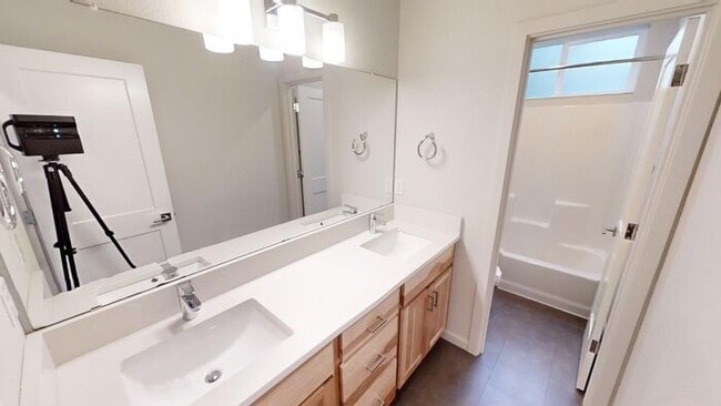 Building Photo - Modern Luxury Townhome: Convenient Urban L...