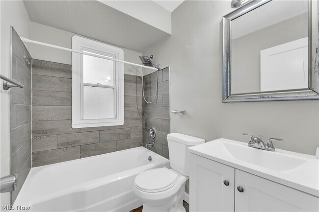 Building Photo - 16606 Lipton Ave