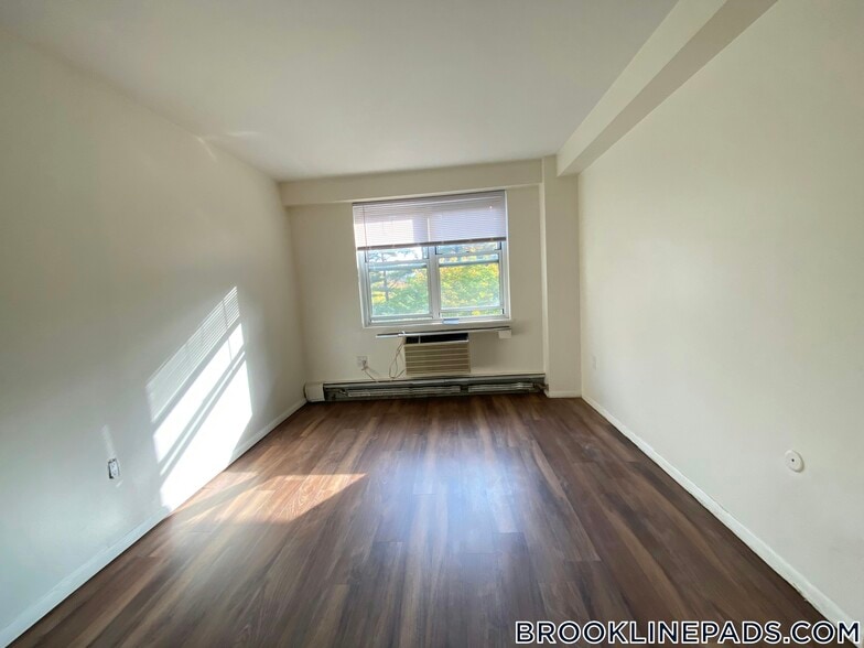 Building Photo - 185 Freeman St