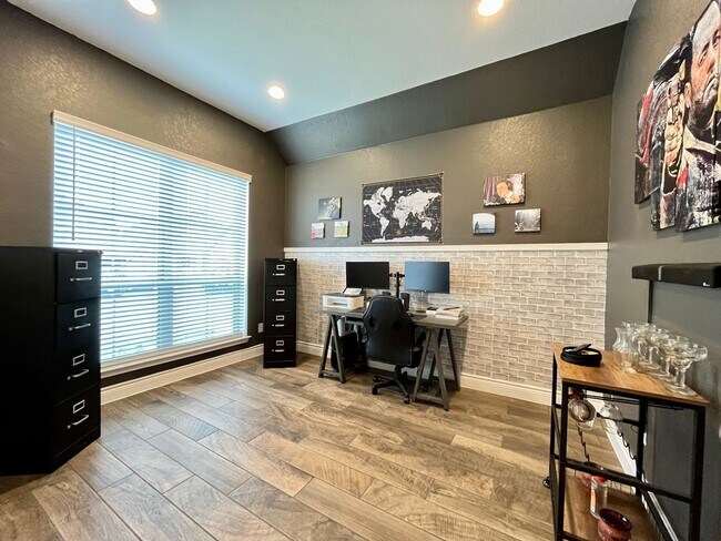 Building Photo - 3 Bedroom/2 Bath Kallison Ranch Subdivision