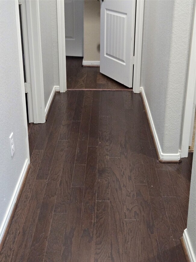 Building Photo - 23610 Ortensia St