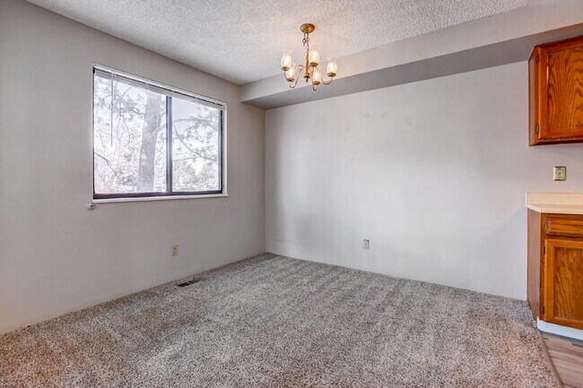Building Photo - $1,940.95, 2-bed, 2-bath located in Denver