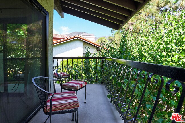 Building Photo - 17258 Palisades Cir