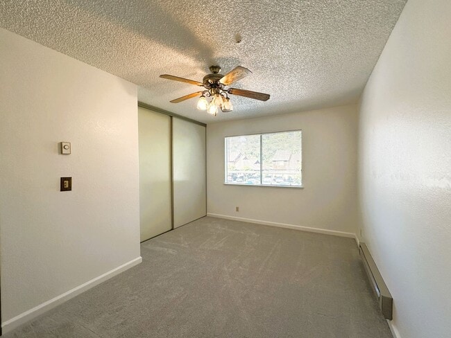 Building Photo - 1358 Parkway Dr