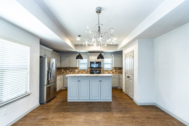 Building Photo - Gorgeous Home in Cooper District