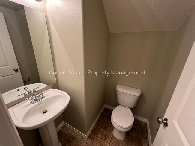 Building Photo - 3 bed house in The Landings