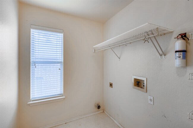 Building Photo - 1504 Julianas Way