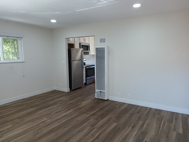 Building Photo - 48 Lester Avenue