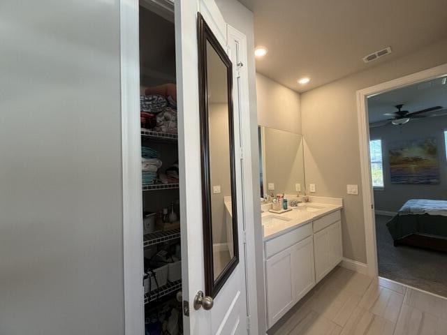Building Photo - 9044 Dahlia Cir