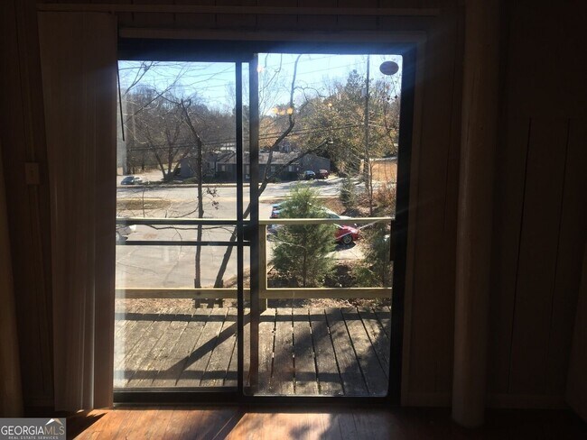 Building Photo - 1453 S Barnett Shoals Rd