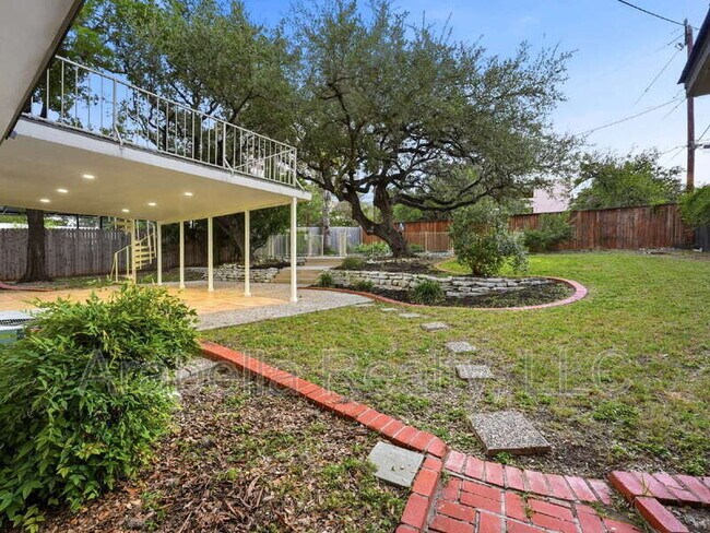 Building Photo - 8607 Norwich Dr