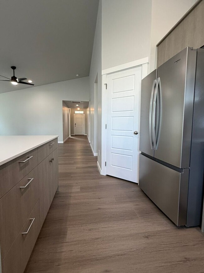 Building Photo - Move-In Special! Brand new 3 bed 2 bath ho...