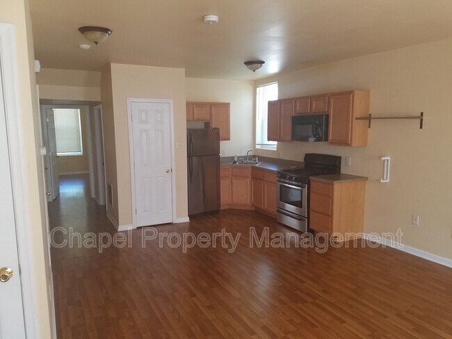 Building Photo - 1346 N 27th St