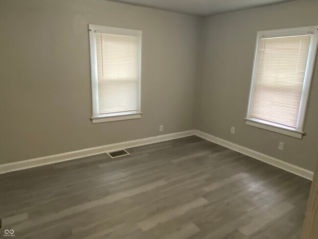 Building Photo - 1335 N Ewing St