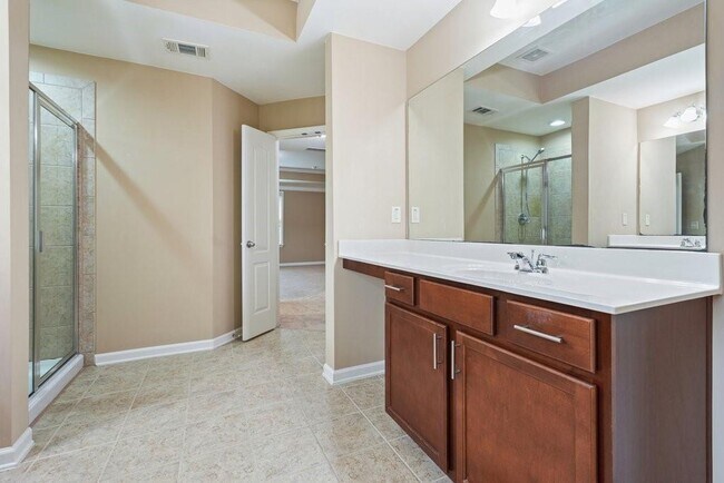 Building Photo - 1010 Chelsey Way