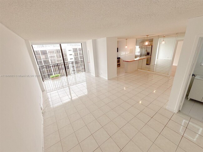Building Photo - 17021 N Bay Rd