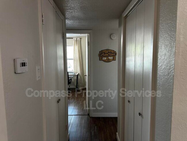 Building Photo - 1421 S 12th St