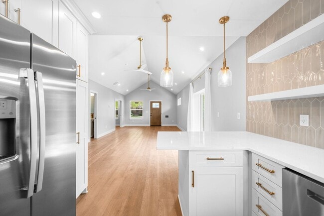 Building Photo - Remodeled 4BD, 3.5BA Home in South Park Hill with 2-Car Garage