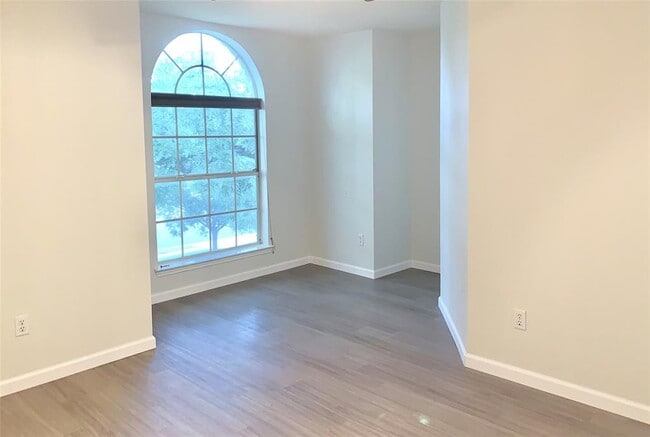 Building Photo - 7504 Tovar Dr