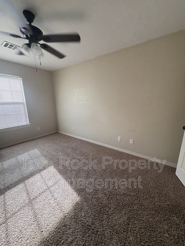 Building Photo - 817 Cypress Dr